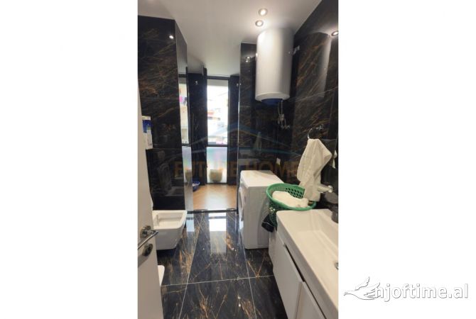Shtepi ne shitje Apartament ne Tirane, 1+1, Mobilimi E mobiluar, Pagesa 170,000  Euro.