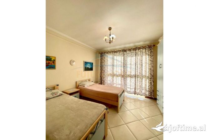 Shtepi ne shitje Apartament ne Tirane, 2+1, Mobilimi E mobiluar, Pagesa 330,000  Euro.