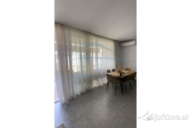 Shtepi ne shitje Apartament ne Durres, 2+1, Mobilimi E mobiluar, Pagesa 305,000  Euro.