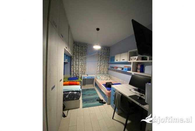 Shtepi me qera Apartament ne Tirane, 2+1, Mobilimi E mobiluar, Pagesa 550  Euro.