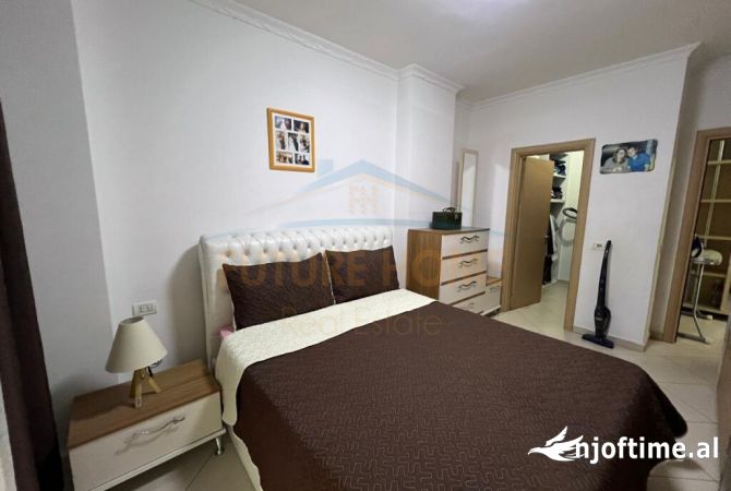Shtepi ne shitje Apartament ne Tirane, 2+1, Mobilimi E mobiluar, Pagesa 165,000  Euro.