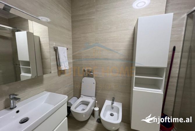 Shtepi ne shitje Apartament ne Tirane, 2+1, Mobilimi E mobiluar, Pagesa 165,000  Euro.