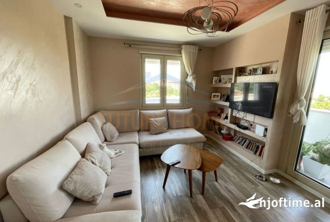 Shtepi ne shitje Apartament ne Tirane, 3+1, Mobilimi E mobiluar, Pagesa 310,000  Euro.