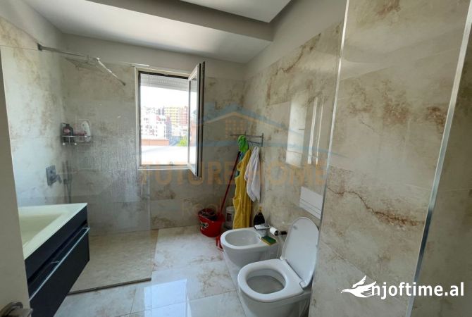 Shtepi ne shitje Apartament ne Tirane, 3+1, Mobilimi E mobiluar, Pagesa 310,000  Euro.