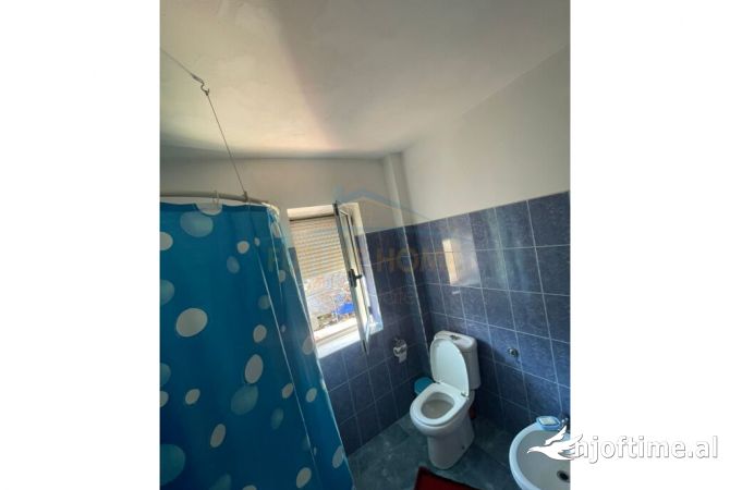 Shtepi ne shitje Apartament ne Tirane, 2+1, Mobilimi E mobiluar, Pagesa 150,000  Euro.