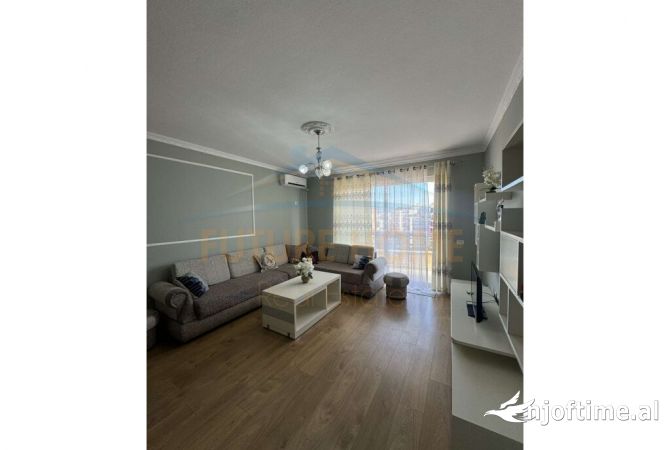 Shtepi me qera Apartament ne Tirane, 2+1, Mobilimi E mobiluar, Pagesa 549  Euro.