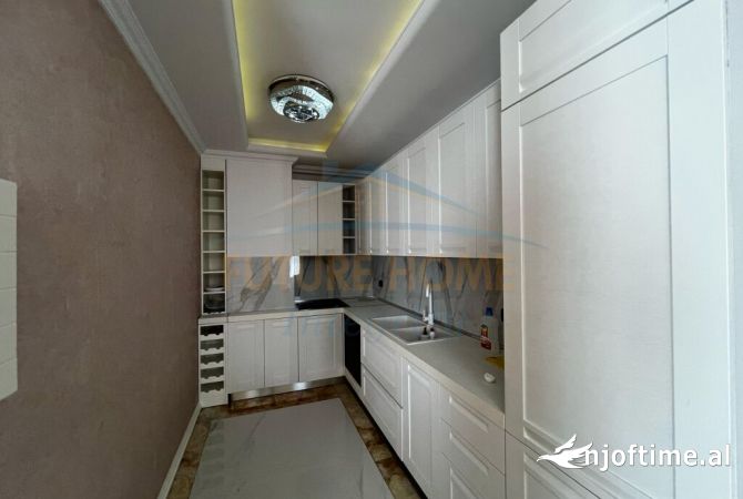 Shtepi me qera Apartament ne Tirane, 2+1, Mobilimi E mobiluar, Pagesa 650  Euro.