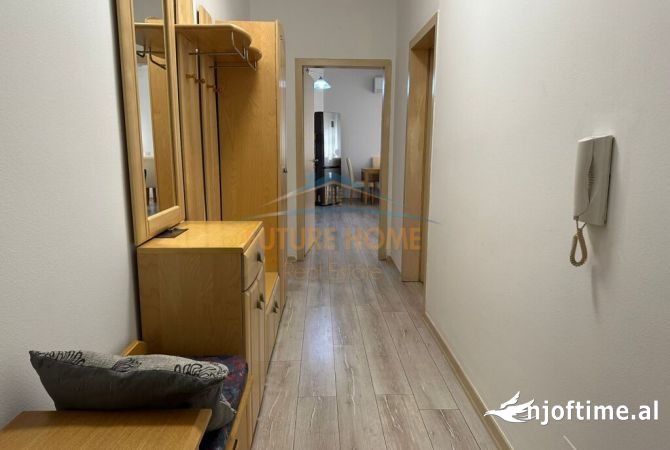 Shtepi ne shitje Apartament ne Tirane, 1+1, Mobilimi E mobiluar, Pagesa 180,000  Euro.