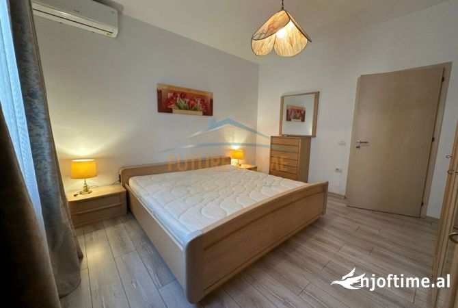 Shtepi ne shitje Apartament ne Tirane, 1+1, Mobilimi E mobiluar, Pagesa 180,000  Euro.