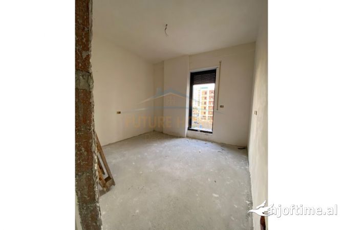Shtepi ne shitje Apartament ne Tirane, 3+1, Mobilimi E mobiluar, Pagesa 191,000  Euro.