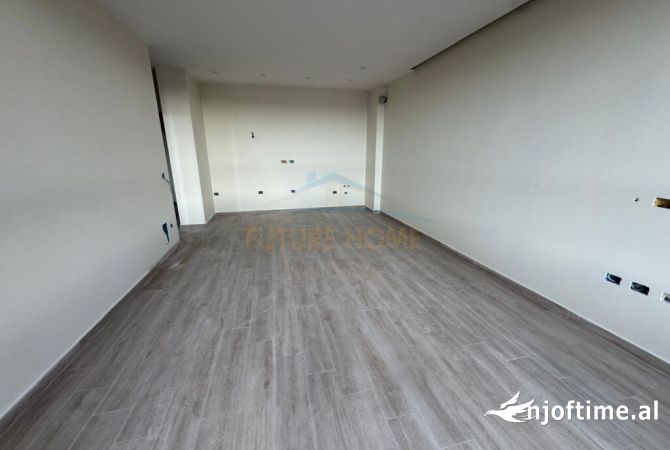 Shtepi ne shitje Apartament ne Tirane, 1+1, Mobilimi Bosh, pa mobiluar, Pagesa 126,000  Euro.
