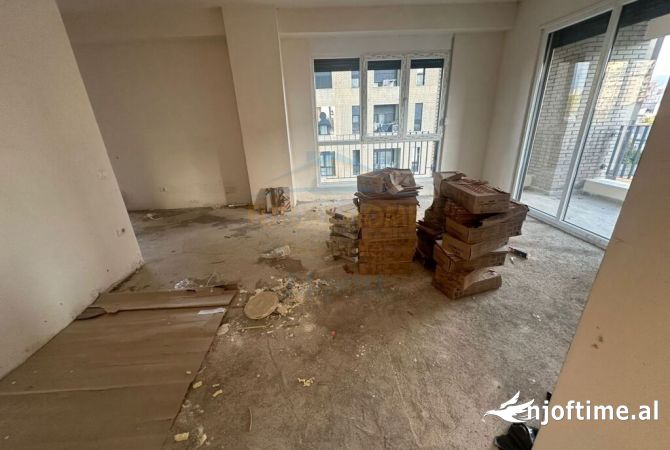 Shtepi ne shitje Apartament ne Tirane, 3+1, Mobilimi Bosh, pa mobiluar, Pagesa 235,000  Euro.