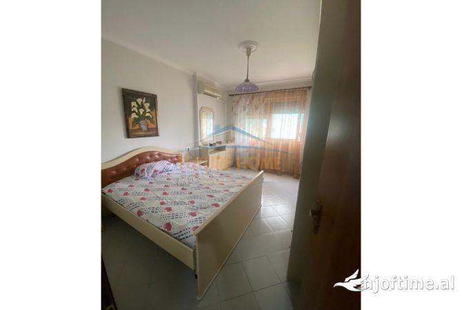 Shtepi ne shitje Apartament ne Tirane, 1+1, Mobilimi E mobiluar, Pagesa 160,000  Euro.