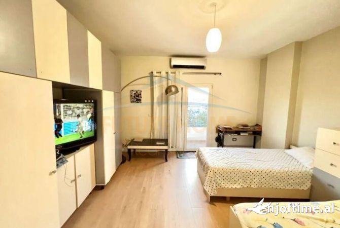 Shtepi ne shitje Apartament ne Tirane, 2+1, Mobilimi E mobiluar, Pagesa 200,000  Euro.