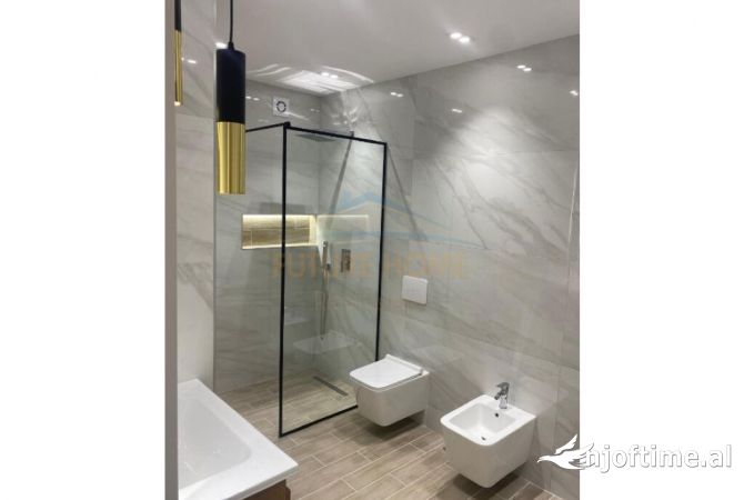 Shtepi ne shitje Apartament ne Tirane, 2+1, Mobilimi E mobiluar, Pagesa 280,000  Euro.