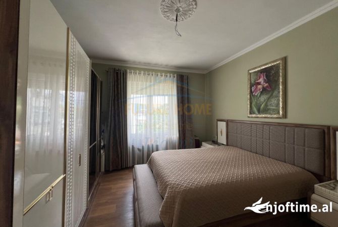 Shtepi ne shitje Apartament ne Tirane, 2+1, Mobilimi E mobiluar, Pagesa 210,000  Euro.