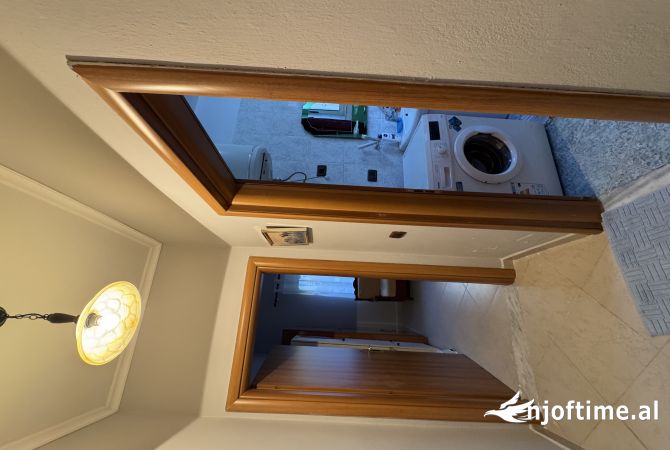 Shtepi me qera Apartament ne Tirane, 2+1, Mobilimi E mobiluar, Pagesa 550  Euro.