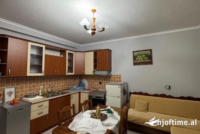 Shtepi me qera 2+1 ne Tirane - 550 Euro