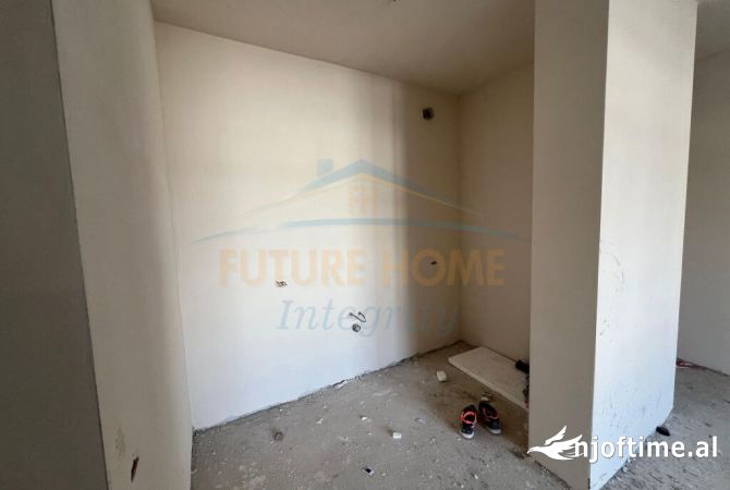 Shtepi ne shitje Apartament ne Tirane, 2+1, Mobilimi Bosh, pa mobiluar, Pagesa 152,000  Euro.