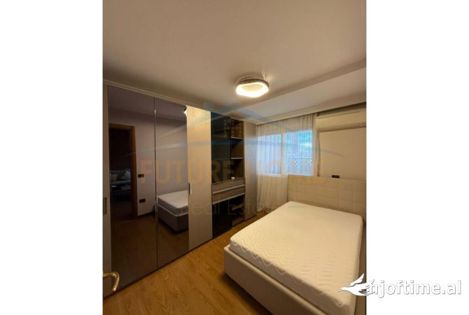 Shtepi ne shitje Apartament ne Tirane, 3+1, Mobilimi E mobiluar, Pagesa 340,000  Euro.