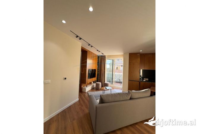 Shtepi ne shitje Apartament ne Tirane, 2+1, Mobilimi E mobiluar, Pagesa 280,000  Euro.