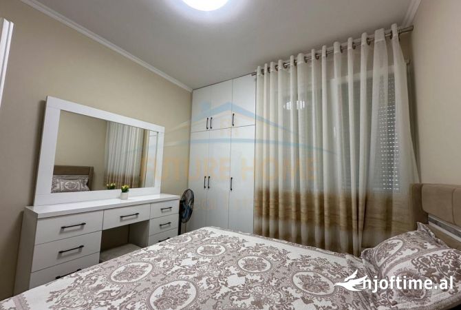 Shtepi ne shitje Apartament ne Tirane, 2+1, Mobilimi E mobiluar, Pagesa 165,000  Euro.