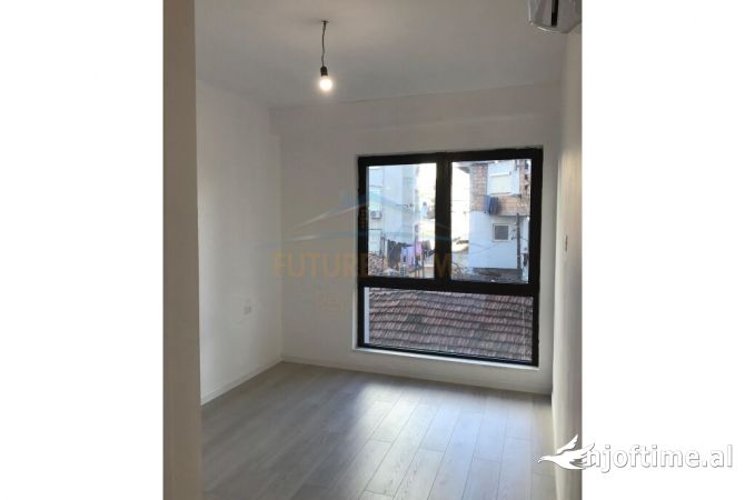 Shtepi me qera Apartament ne Tirane, 2+1, Mobilimi Bosh, pa mobiluar, Pagesa 599  Euro.