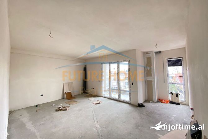 Shtepi ne shitje Apartament ne Tirane, 2+1, Mobilimi Bosh, pa mobiluar, Pagesa 180,000  Euro.