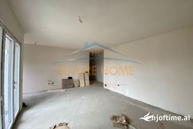 Shtepi ne shitje Apartament ne Tirane, 2+1, Mobilimi Bosh, pa mobiluar, Pagesa 180,000  Euro.