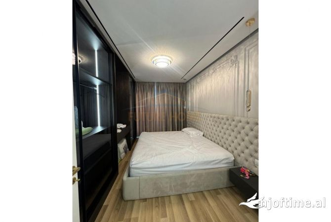 Shtepi ne shitje Apartament ne Tirane, 2+1, Mobilimi E mobiluar, Pagesa 230,000  Euro.