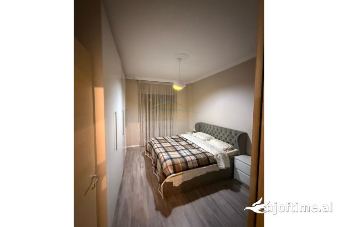 Shtepi ne shitje Apartament ne Tirane, 1+1, Mobilimi E mobiluar, Pagesa 140,000  Euro.