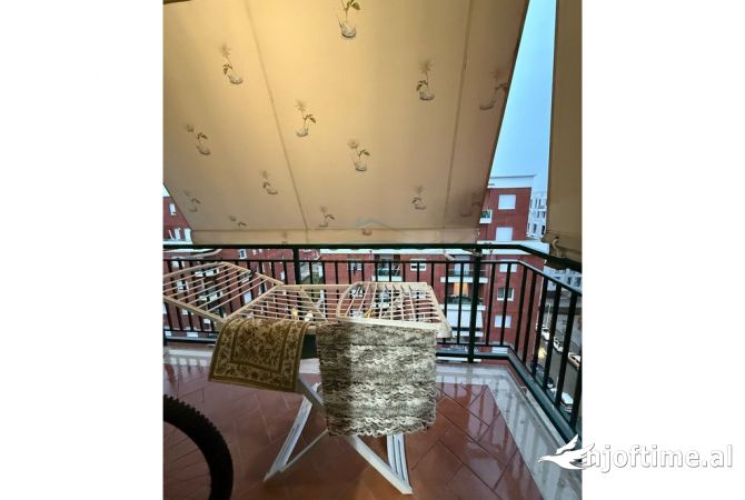 Shtepi ne shitje Apartament ne Tirane, 1+1, Mobilimi E mobiluar, Pagesa 140,000  Euro.