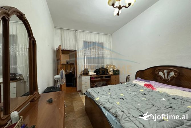 Shtepi ne shitje Apartament ne Tirane, 1+1, Mobilimi E mobiluar, Pagesa 90,000  Euro.