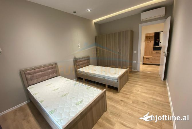Shtepi me qera Apartament ne Tirane, 2+1, Mobilimi E mobiluar, Pagesa 700  Euro.