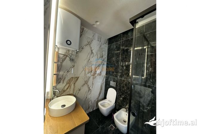 Shtepi me qera Apartament ne Tirane, 2+1, Mobilimi E mobiluar, Pagesa 900  Euro.