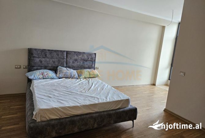Shtepi ne shitje Apartament ne Tirane, 2+1, Mobilimi E mobiluar, Pagesa 180,000  Euro.