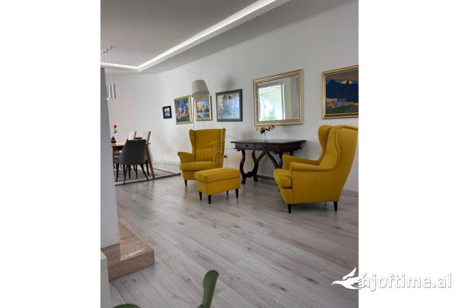 Shtepi ne shitje Apartament ne Tirane, 2+1, Mobilimi E mobiluar, Pagesa 600,000  Euro.