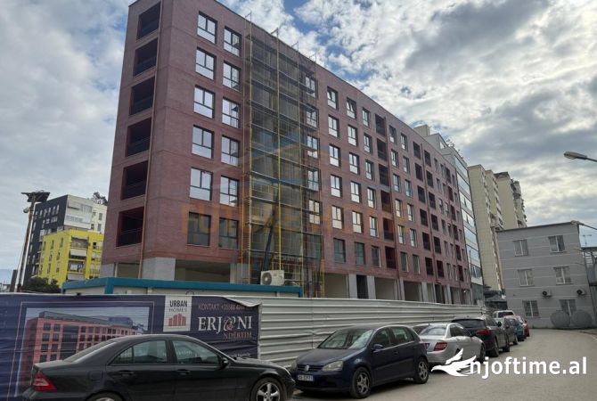 Shtepi ne shitje Apartament ne Tirane, 5+1, Mobilimi Bosh, pa mobiluar, Pagesa 360,000  Euro.