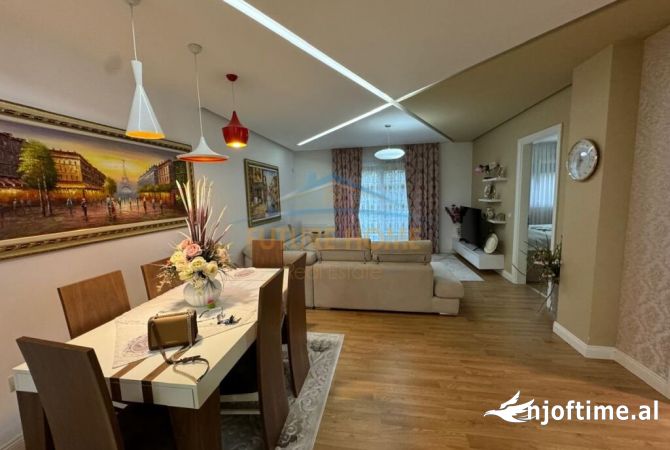 Shtepi me qera Apartament ne Tirane, 2+1, Mobilimi E mobiluar, Pagesa 700  Euro.