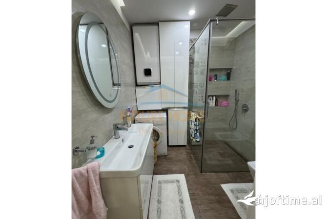 Shtepi me qera Apartament ne Tirane, 2+1, Mobilimi E mobiluar, Pagesa 700  Euro.