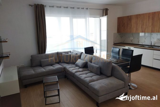 Shtepi me qera 2+1 ne Tirane - 700 Euro