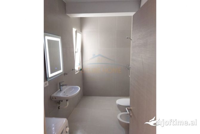 Shtepi me qera Apartament ne Tirane, 2+1, Mobilimi E mobiluar, Pagesa 700  Euro.