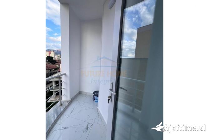 Shtepi ne shitje Apartament ne Tirane, 2+1, Mobilimi Bosh, pa mobiluar, Pagesa 195,000  Euro.