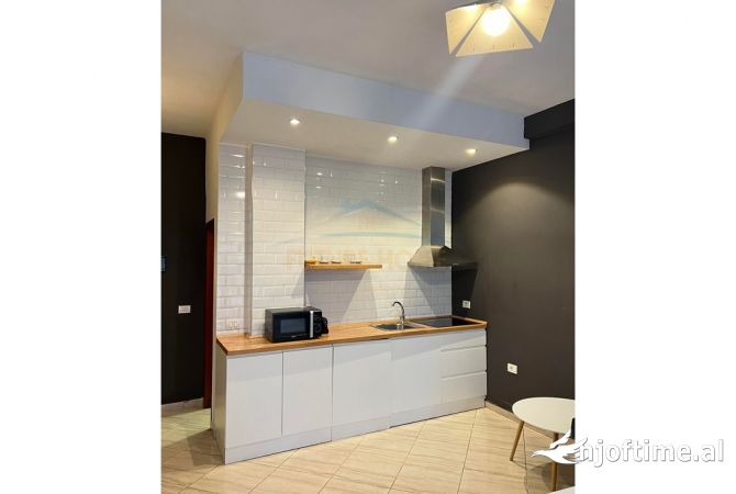 Shtepi ne shitje Apartament ne Tirane, 1+1, Mobilimi E mobiluar, Pagesa 103,000  Euro.