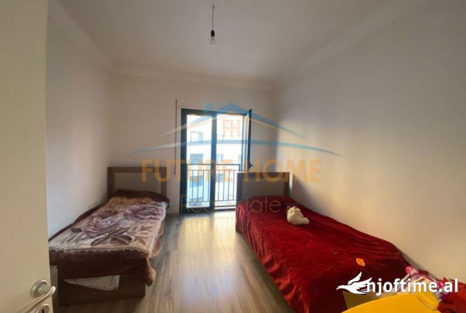 Shtepi ne shitje Apartament ne Tirane, 3+1, Mobilimi E mobiluar, Pagesa 260,000  Euro.