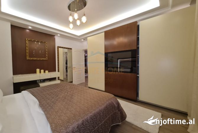 Shtepi ne shitje Apartament ne Tirane, 2+1, Mobilimi E mobiluar, Pagesa 250,000  Euro.
