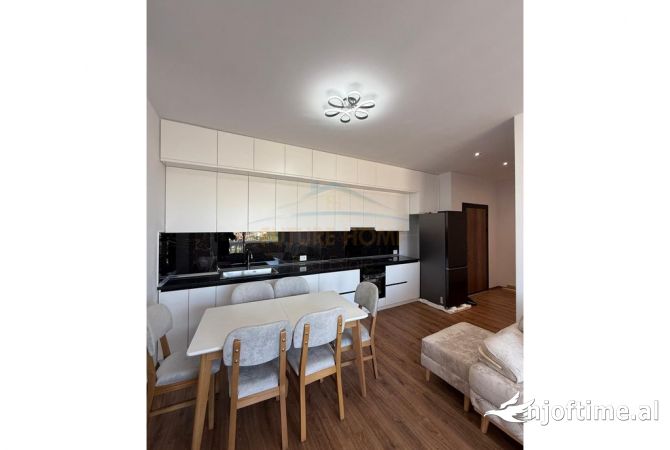 Shtepi me qera 2+1 ne Tirane - 499 Euro