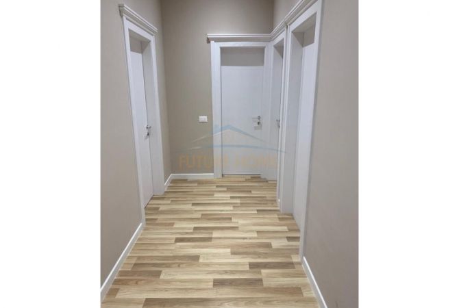 Shtepi ne shitje Apartament ne Tirane, 2+1, Mobilimi Bosh, pa mobiluar, Pagesa 290,000  Euro.