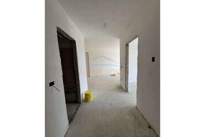 Shtepi ne shitje Apartament ne Tirane, 2+1, Mobilimi E mobiluar, Pagesa 132,000  Euro.