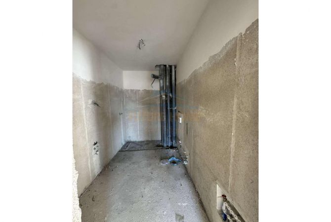 Shtepi ne shitje Apartament ne Tirane, 2+1, Mobilimi E mobiluar, Pagesa 132,000  Euro.